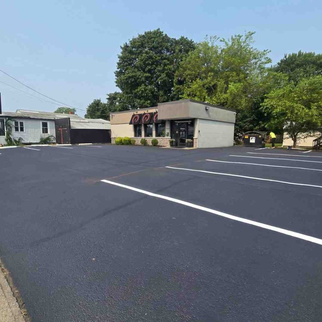 asphalt parking lot cost